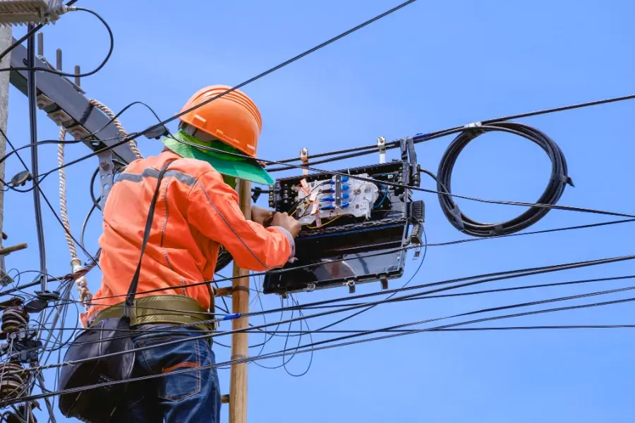 How To Install A Fiber Optic Cable in Mississauga, ON